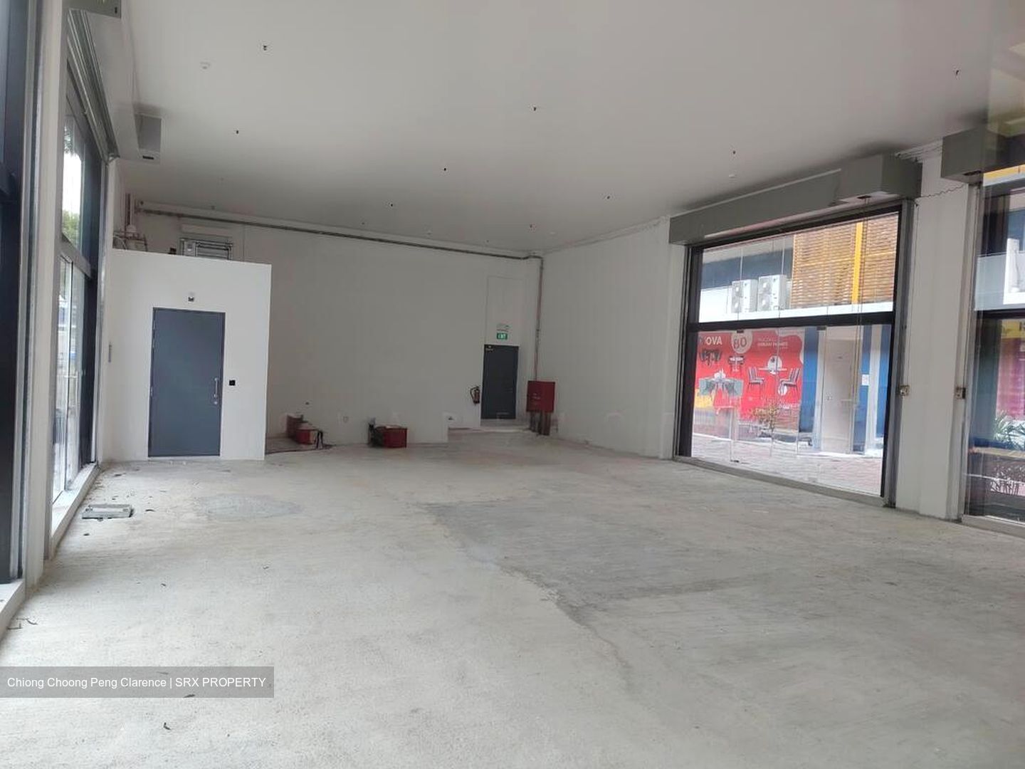 Tradehub 21 (D22), Retail #570034181